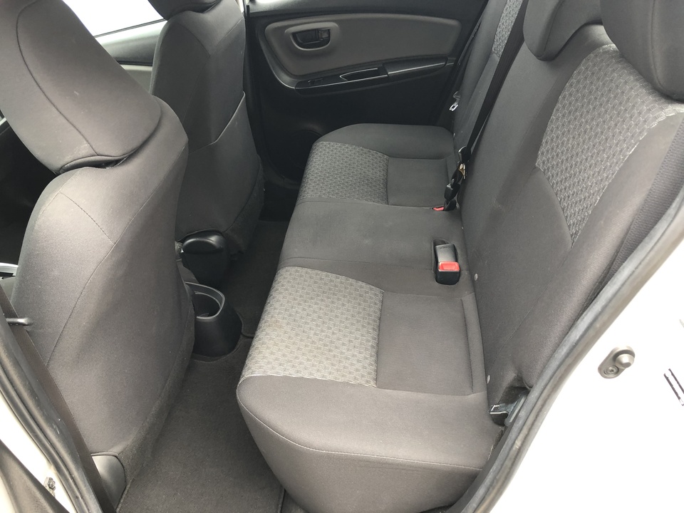 2017 Toyota Yaris L 5-Door AT