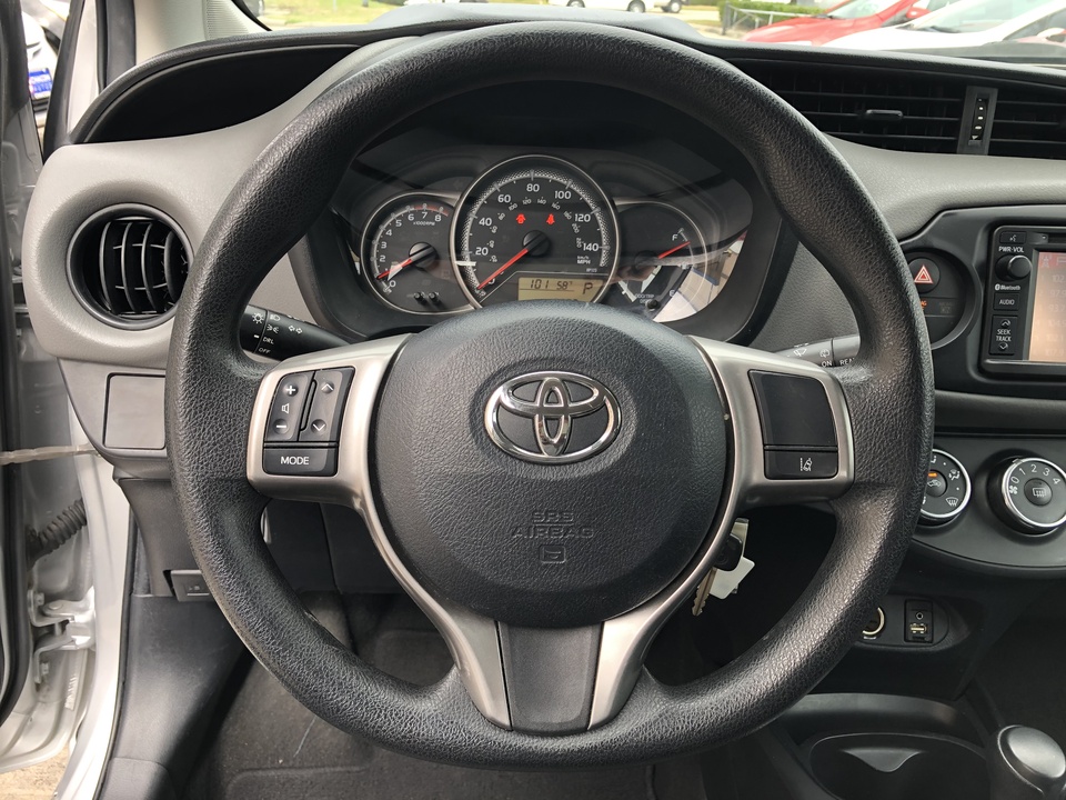 2017 Toyota Yaris L 5-Door AT
