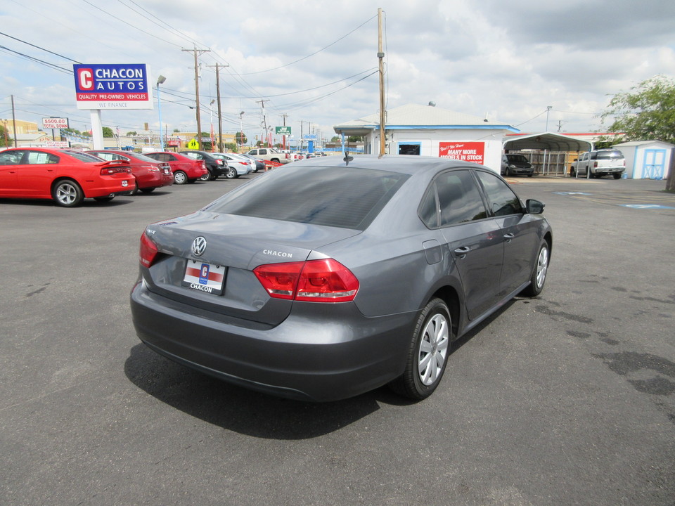 2012 Volkswagen Passat 2.5L S W/Appearance