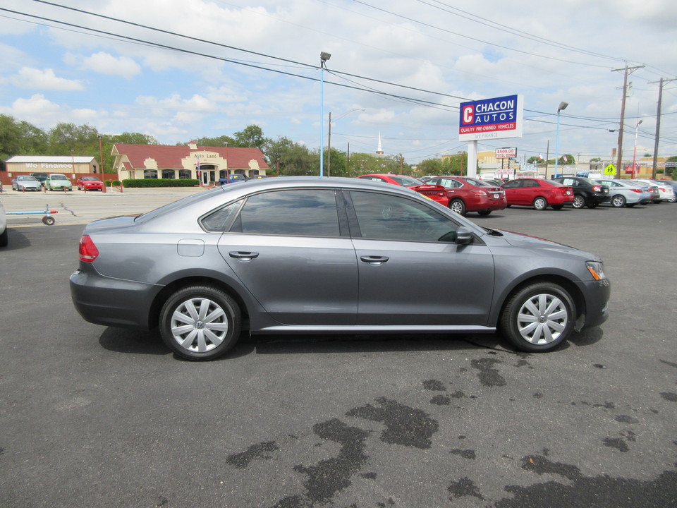 2012 Volkswagen Passat 2.5L S W/Appearance