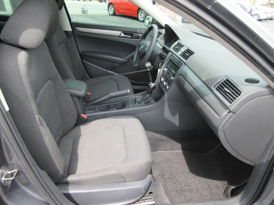 2012 Volkswagen Passat 2.5L S W/Appearance