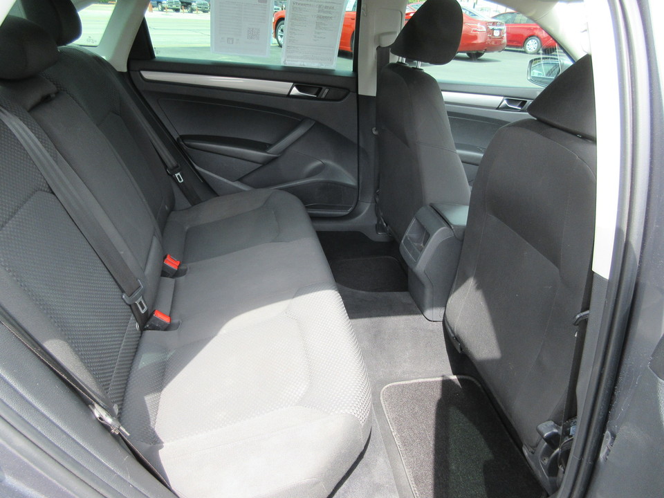 2012 Volkswagen Passat 2.5L S W/Appearance