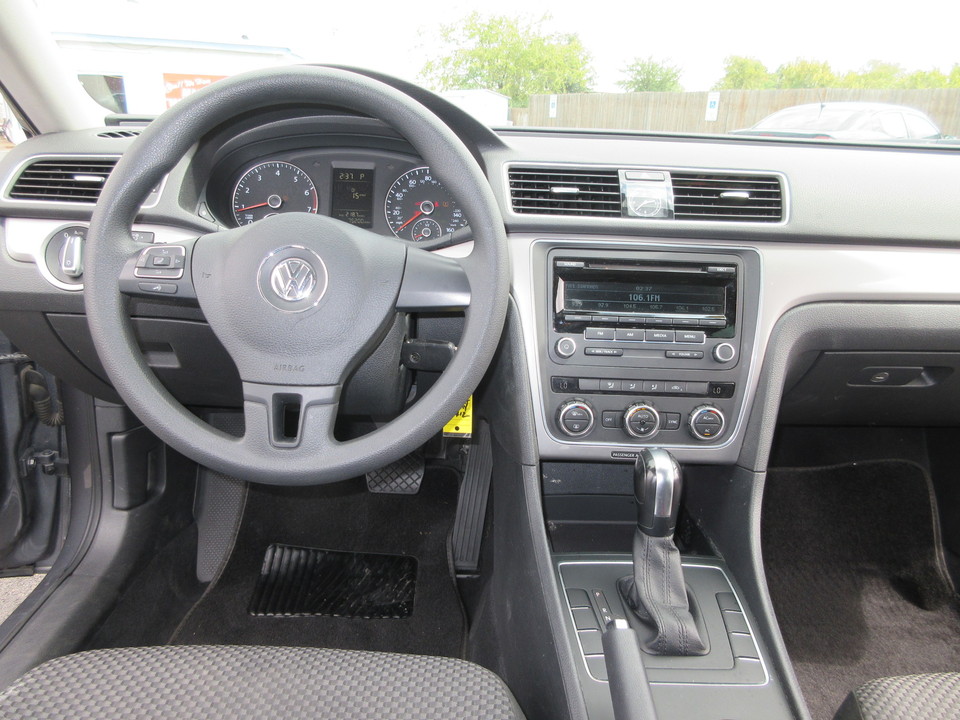 2012 Volkswagen Passat 2.5L S W/Appearance
