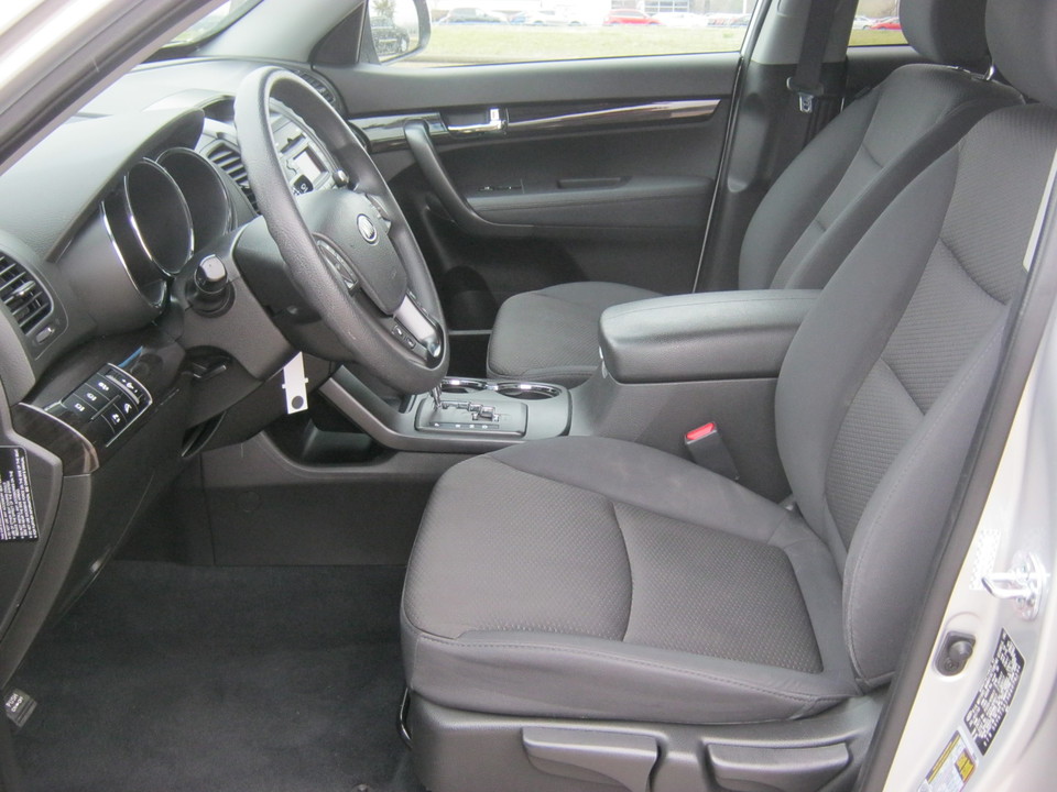 2011 Kia Sorento LX 2WD