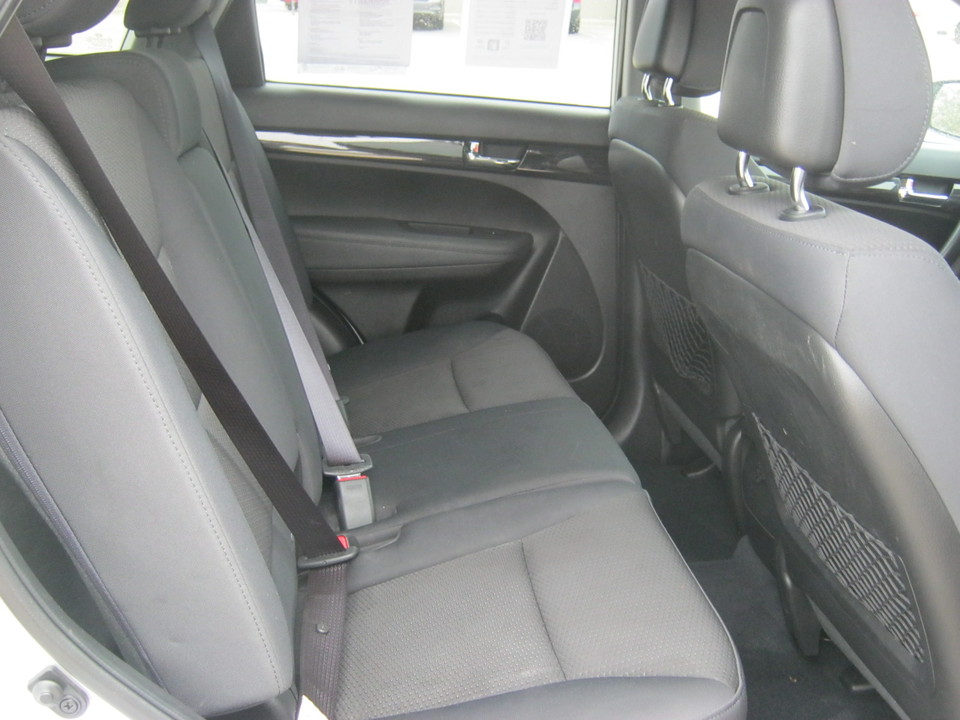 2011 Kia Sorento LX 2WD