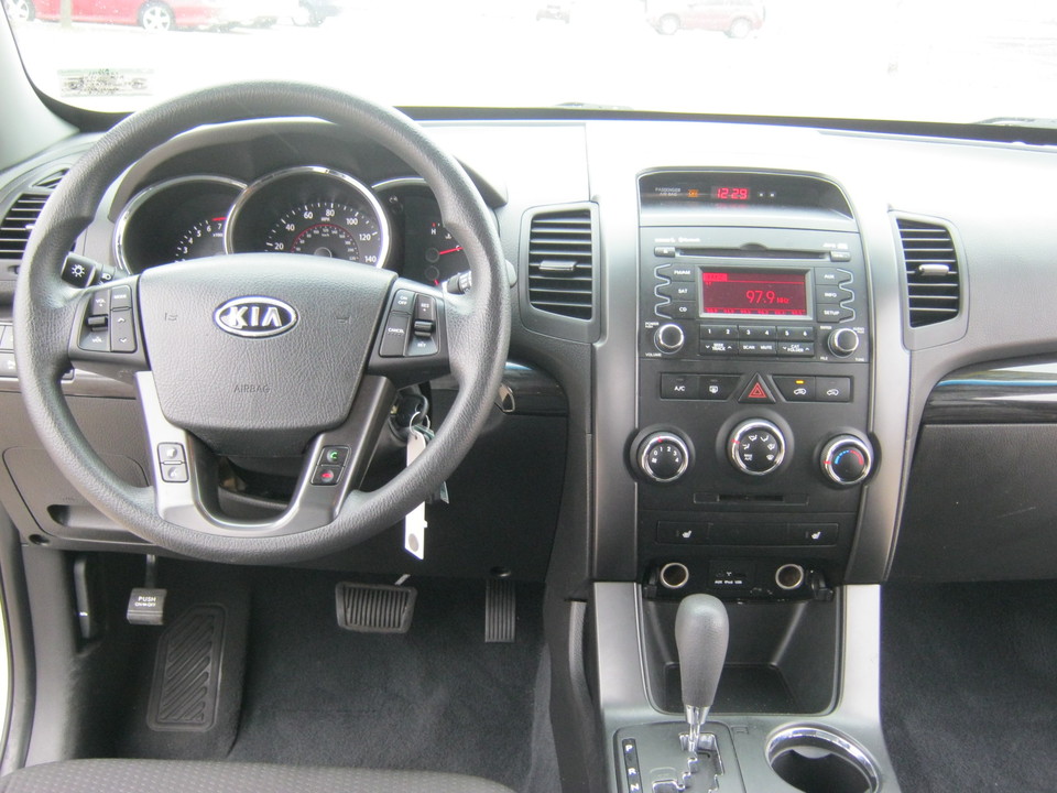 2011 Kia Sorento LX 2WD