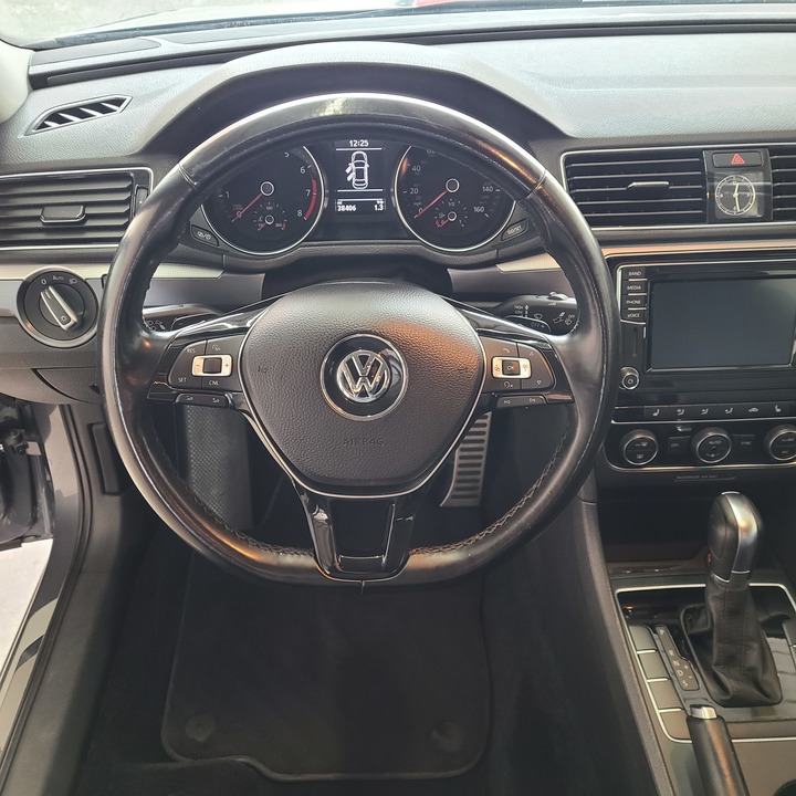 2017 Volkswagen Passat R-Line