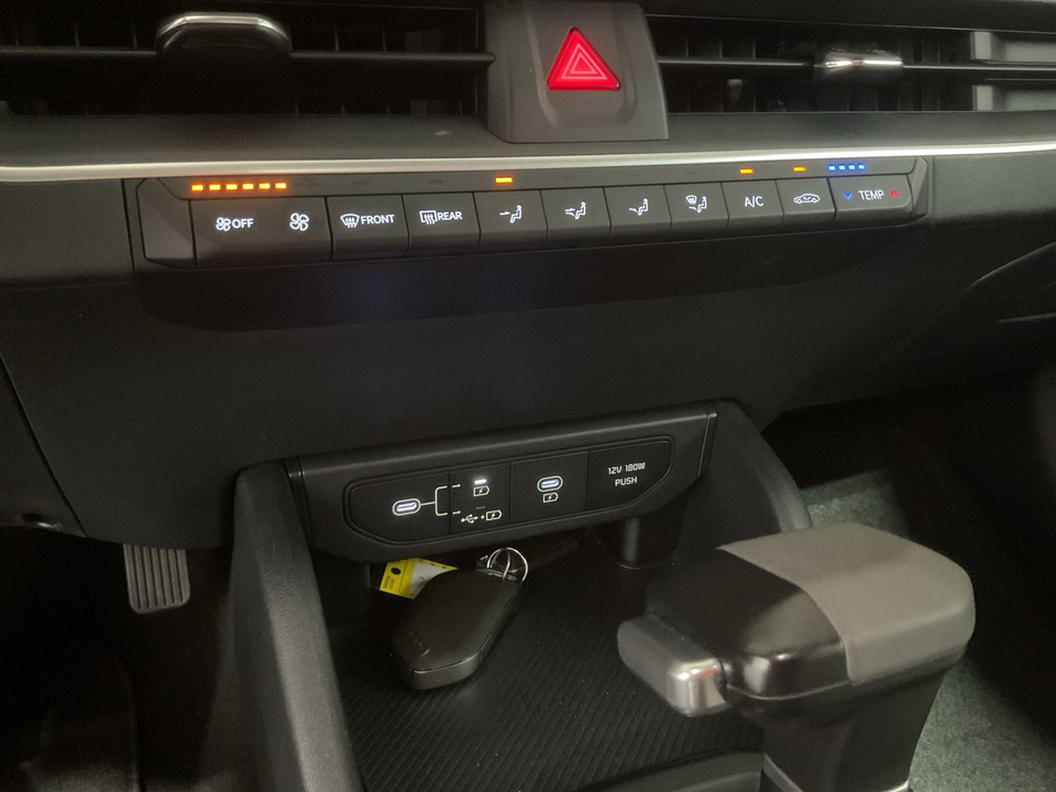 2025 Kia K4 LX