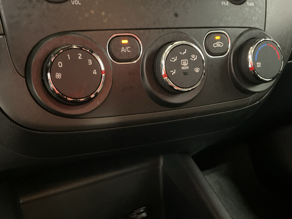 2017 Kia Forte LX 6A