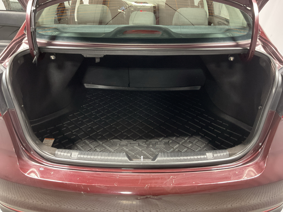 2017 Kia Forte LX 6A