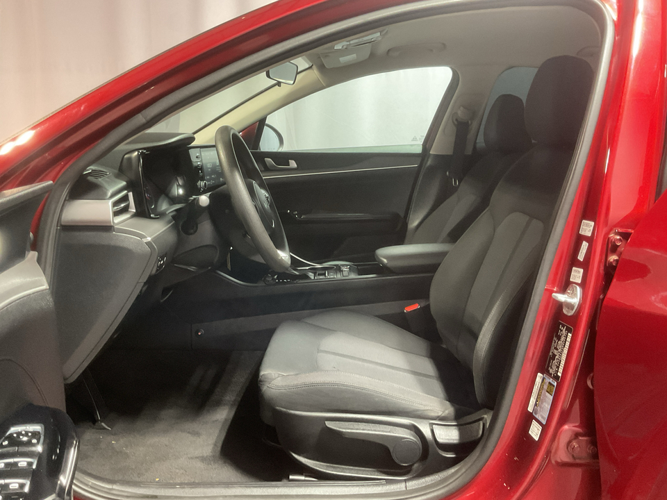 2022 Kia K5 LX