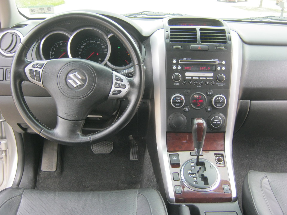 2008 Suzuki Grand Vitara Luxury 2WD