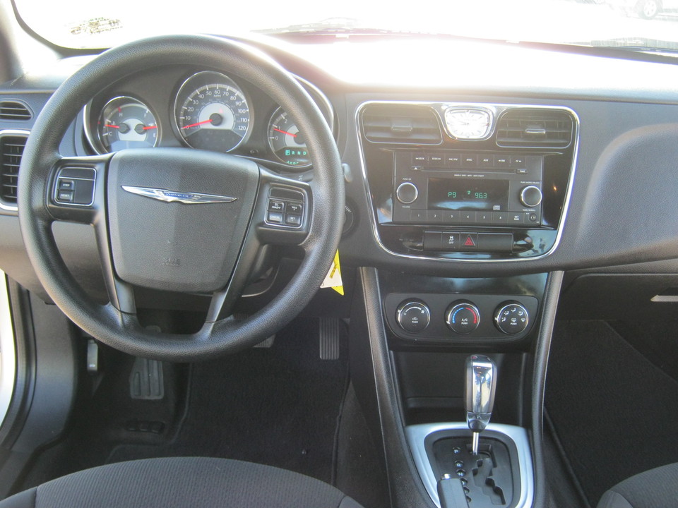 2012 Chrysler 200 LX