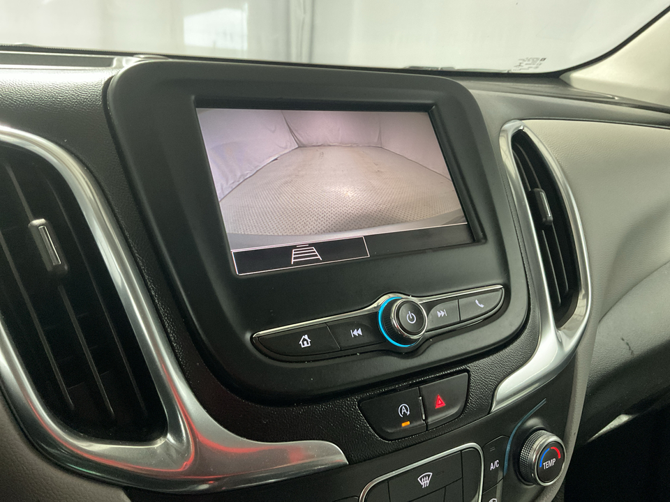 2022 Chevrolet Equinox LS 2WD