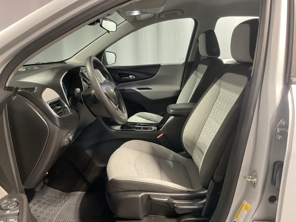 2022 Chevrolet Equinox LS 2WD