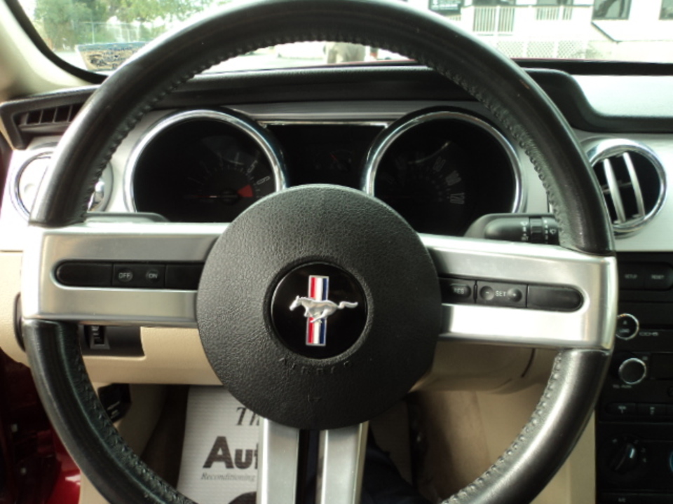 2008 Ford Mustang V6 Deluxe Coupe