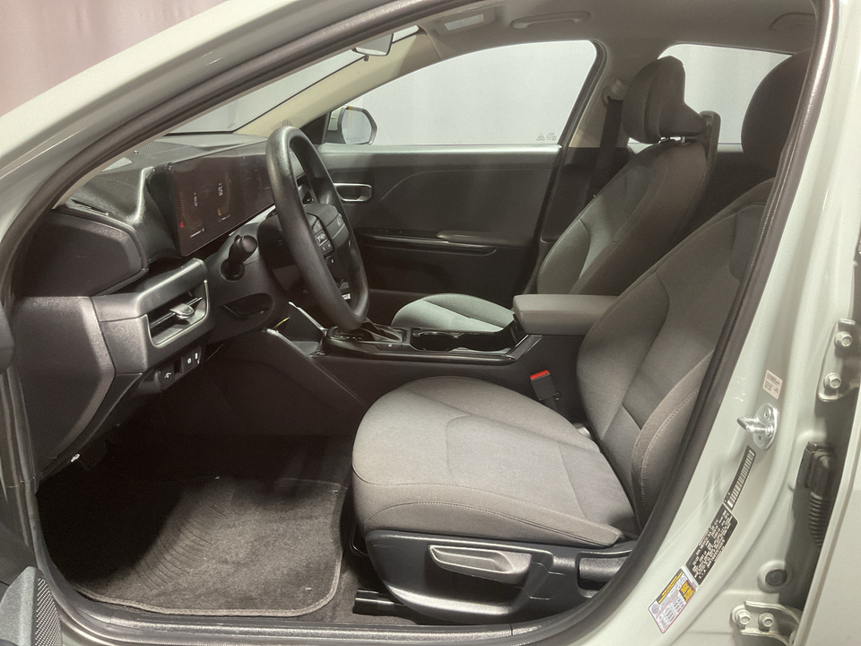 2025 Kia K4 LX