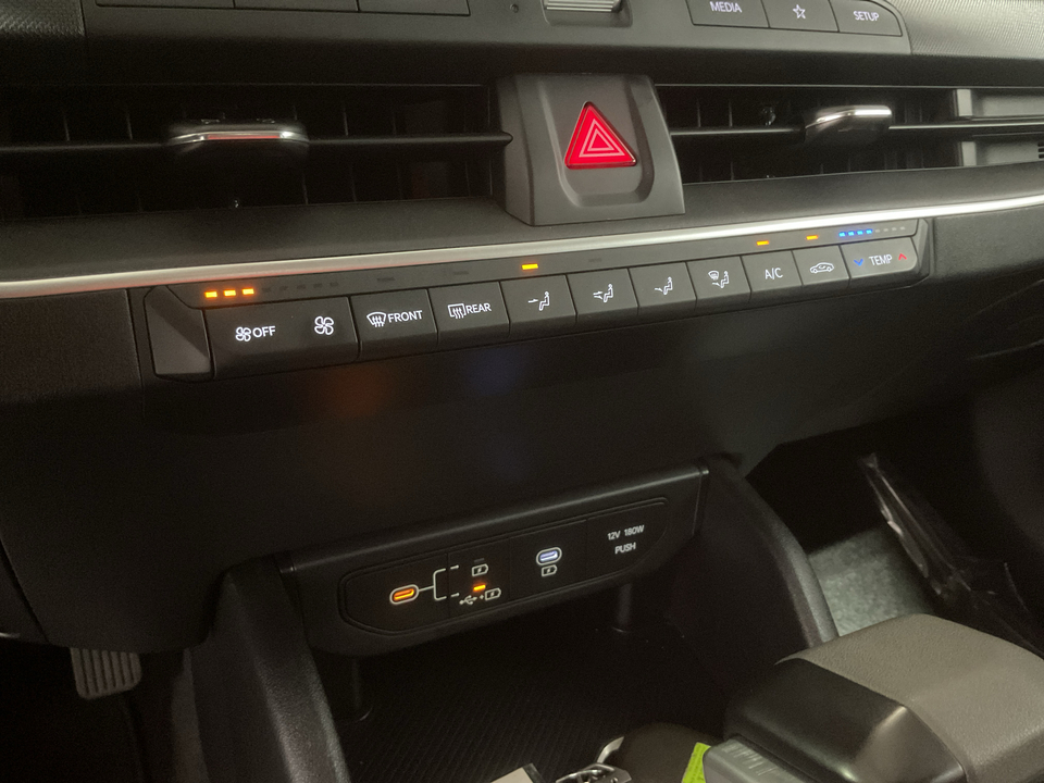 2025 Kia K4 LX