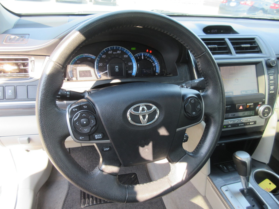 2014 Toyota Camry Hybrid XLE