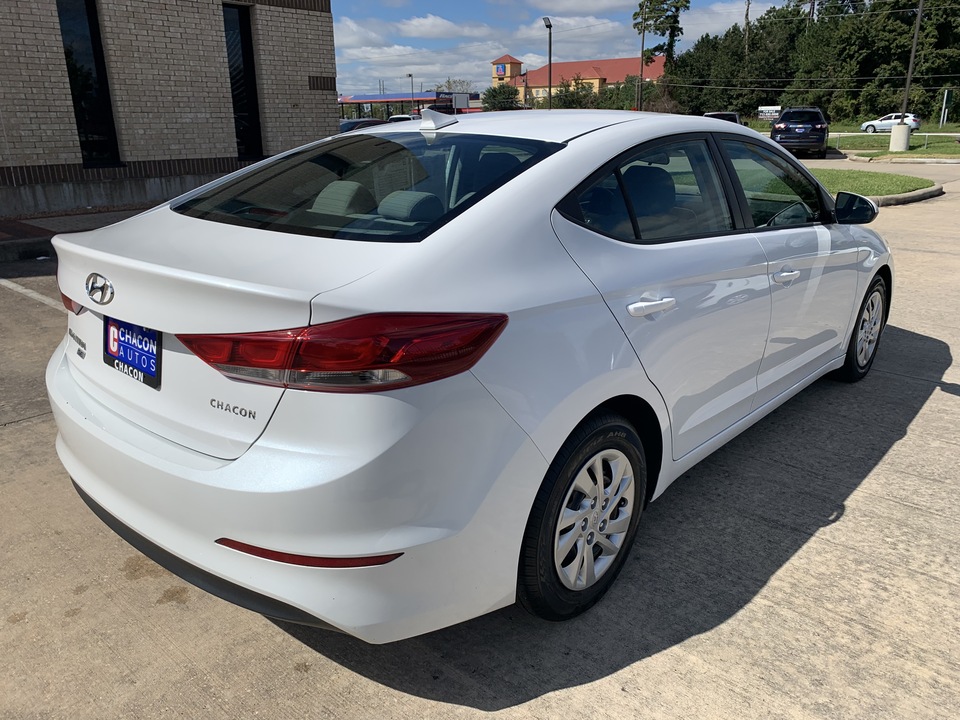 2017 Hyundai Elantra SE 6AT