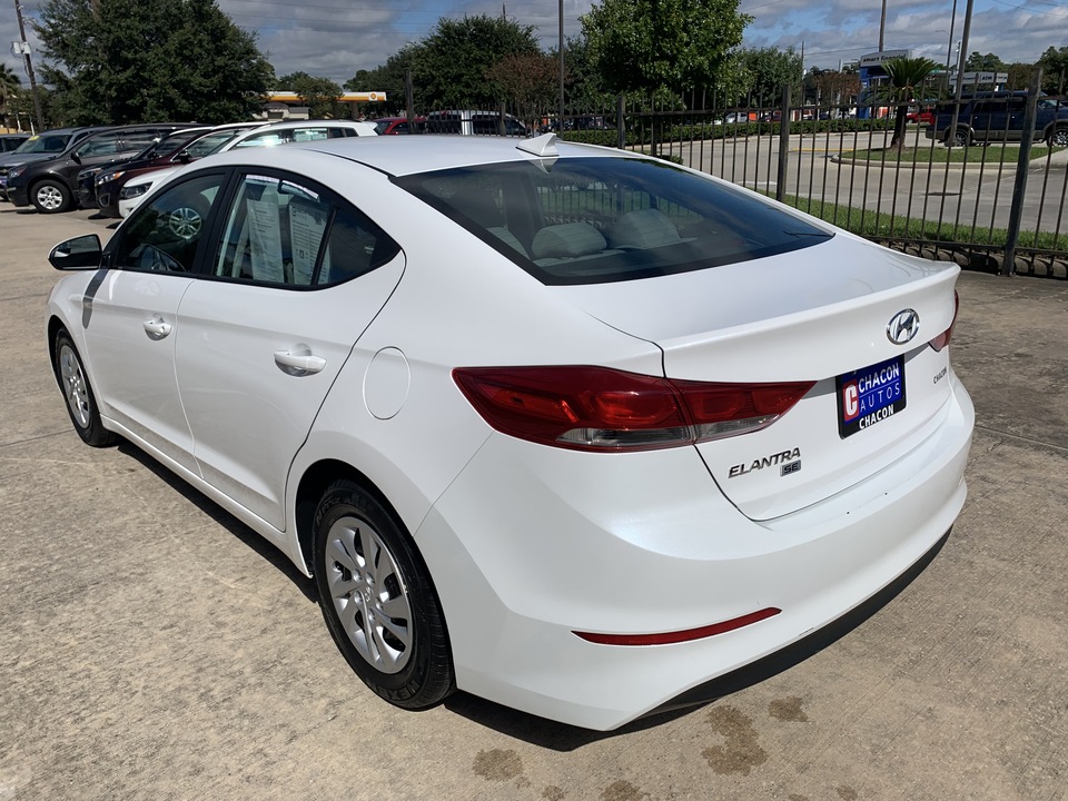 2017 Hyundai Elantra SE 6AT