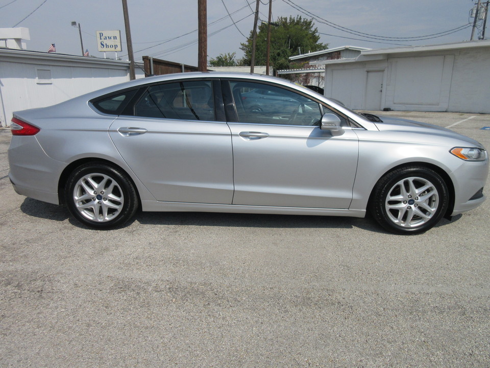 2016 Ford Fusion SE