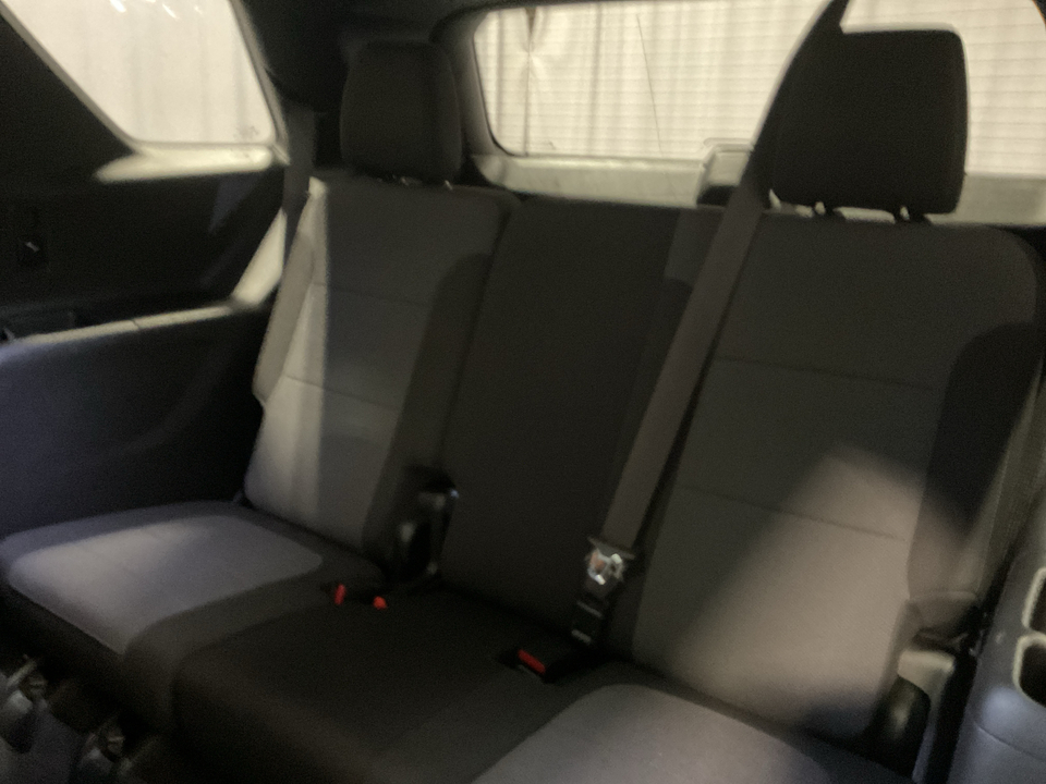 2023 Chevrolet Traverse LT Cloth FWD