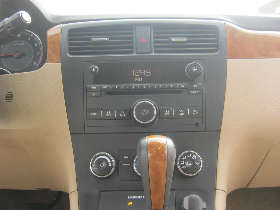 2008 Suzuki XL-7 Premium 2-Row 2WD