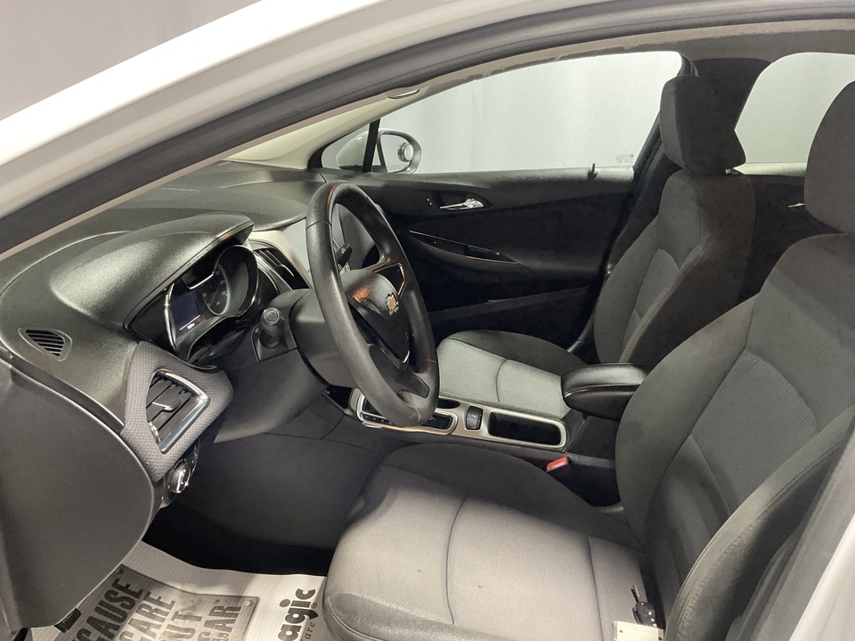 2018 Chevrolet Cruze LS Auto