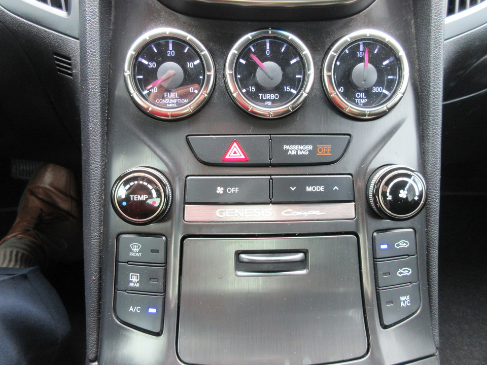 2013 Hyundai Genesis Coupe 2.0T Auto