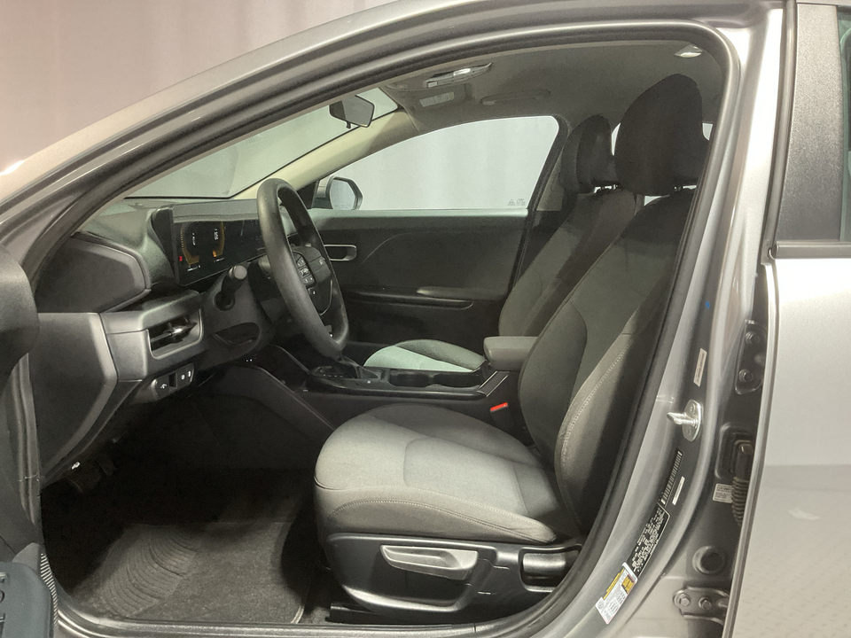 2025 Kia K4 LX