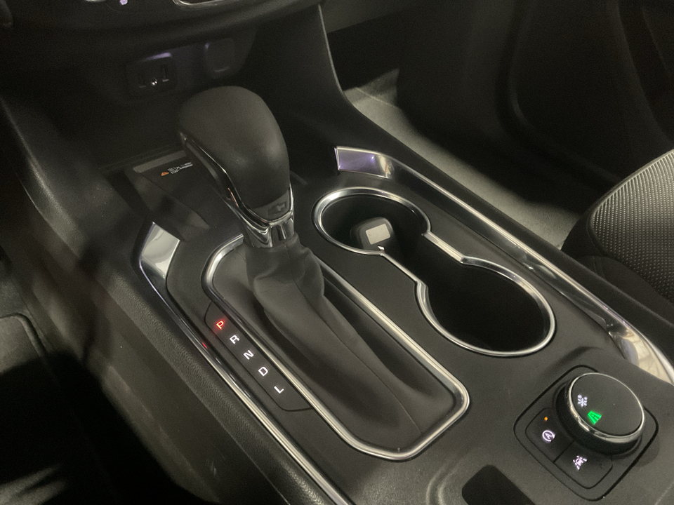 2023 Chevrolet Traverse LT Cloth FWD