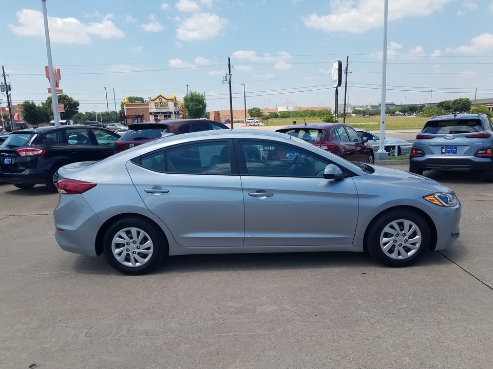 2017 Hyundai Elantra SE 6AT