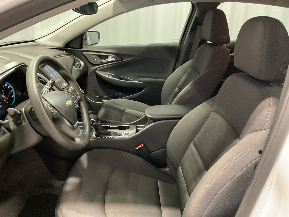 2025 Chevrolet Malibu LS