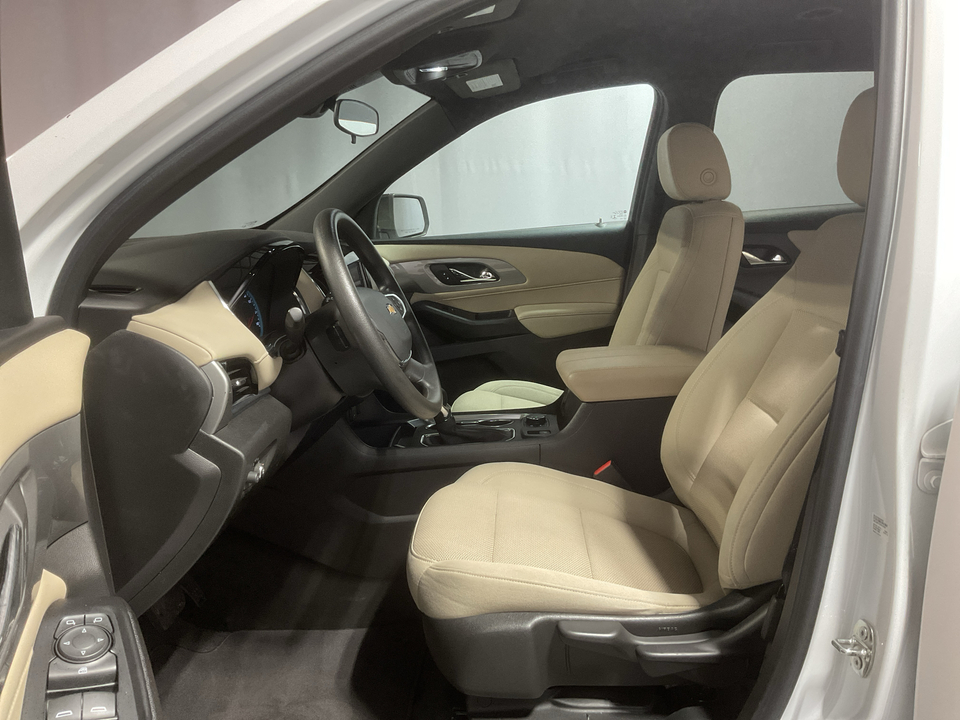 2023 Chevrolet Traverse LS FWD