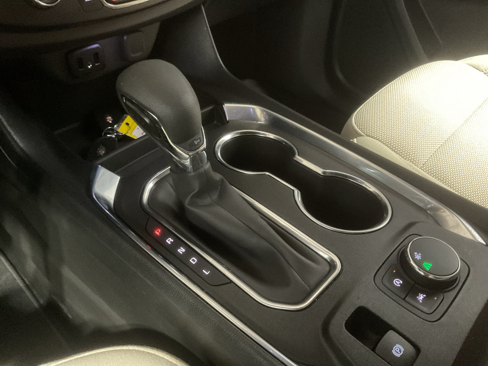 2023 Chevrolet Traverse LS FWD