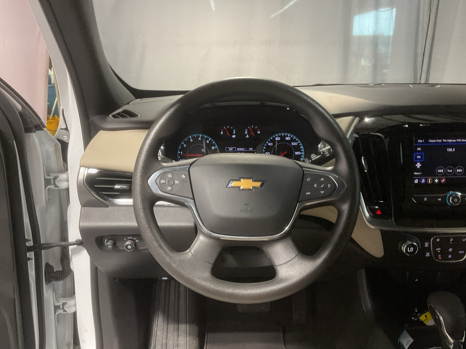 2023 Chevrolet Traverse LS FWD
