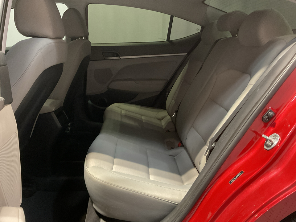 2017 Hyundai Elantra SE 6AT