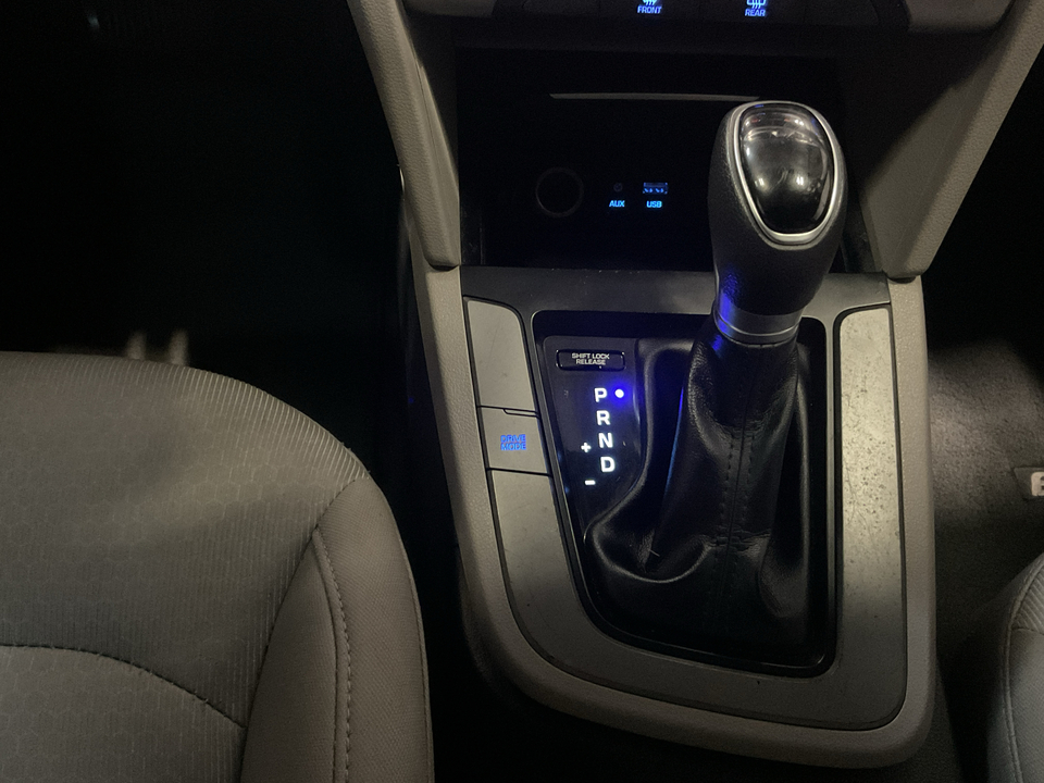 2017 Hyundai Elantra SE 6AT