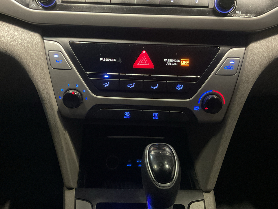 2017 Hyundai Elantra SE 6AT