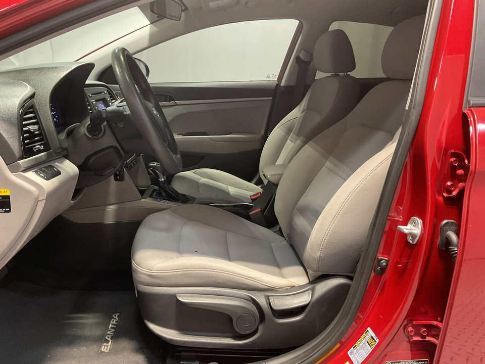 2017 Hyundai Elantra SE 6AT