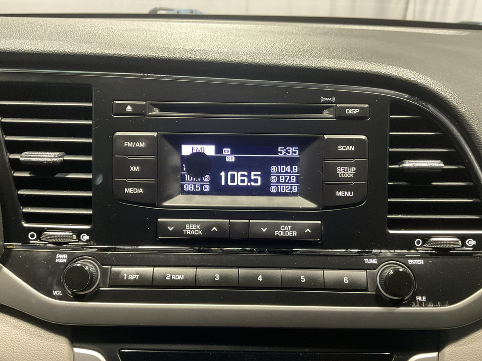 2017 Hyundai Elantra SE 6AT