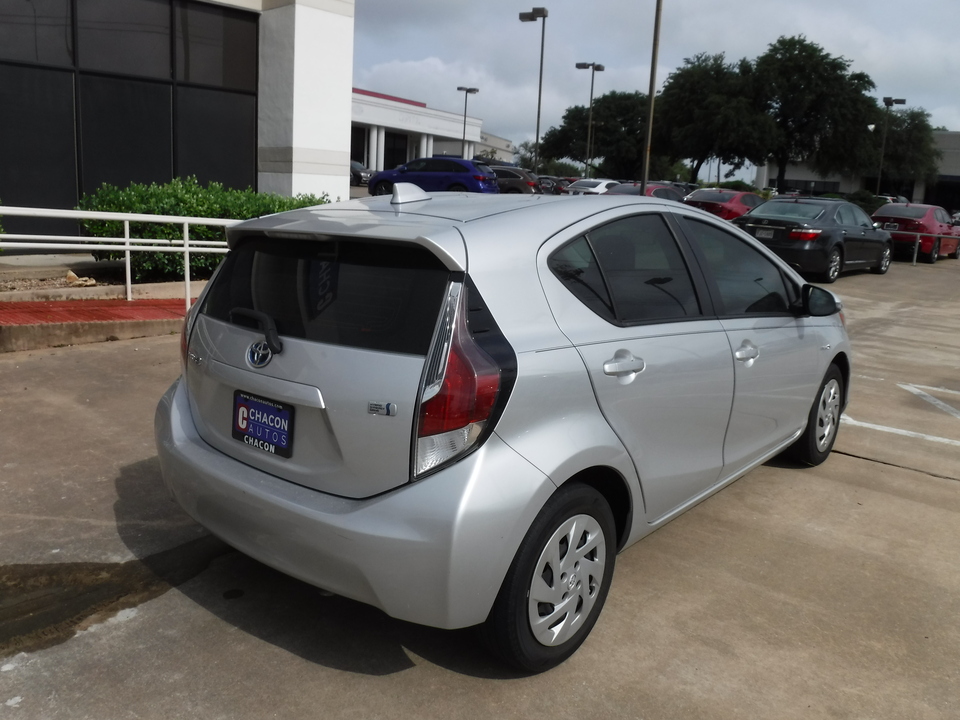 2016 Toyota Prius c One