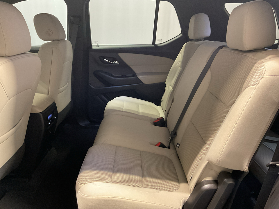 2022 Chevrolet Traverse LS FWD