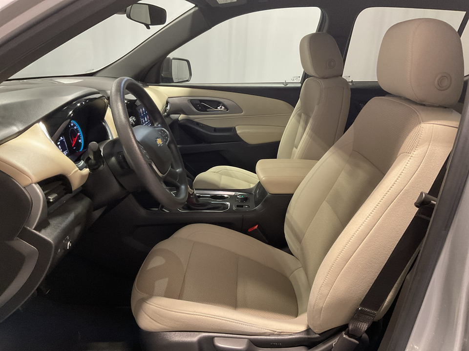 2022 Chevrolet Traverse LS FWD