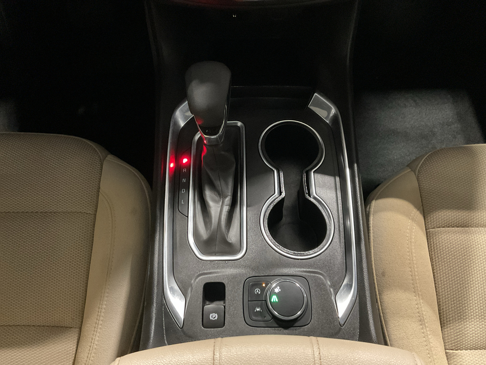 2022 Chevrolet Traverse LS FWD