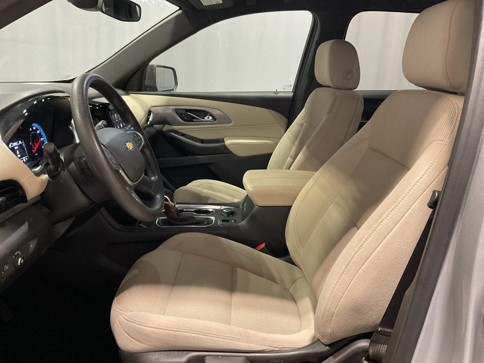 2022 Chevrolet Traverse LS FWD