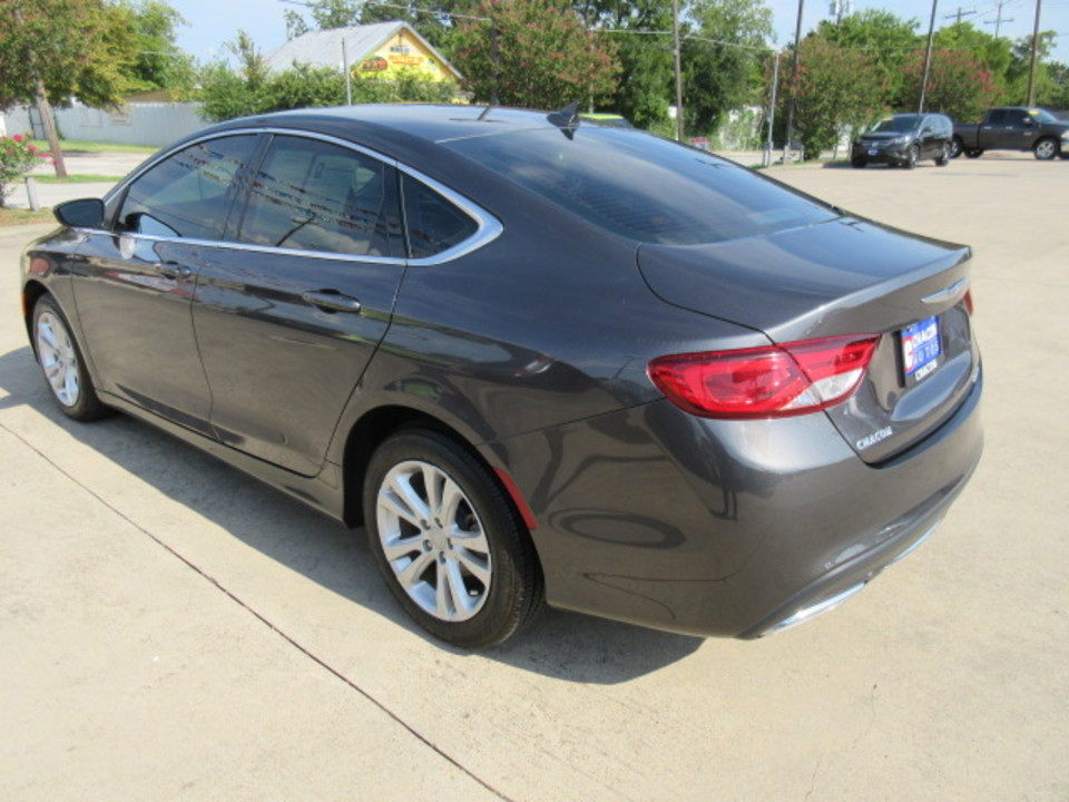 2016 Chrysler 200 Limited