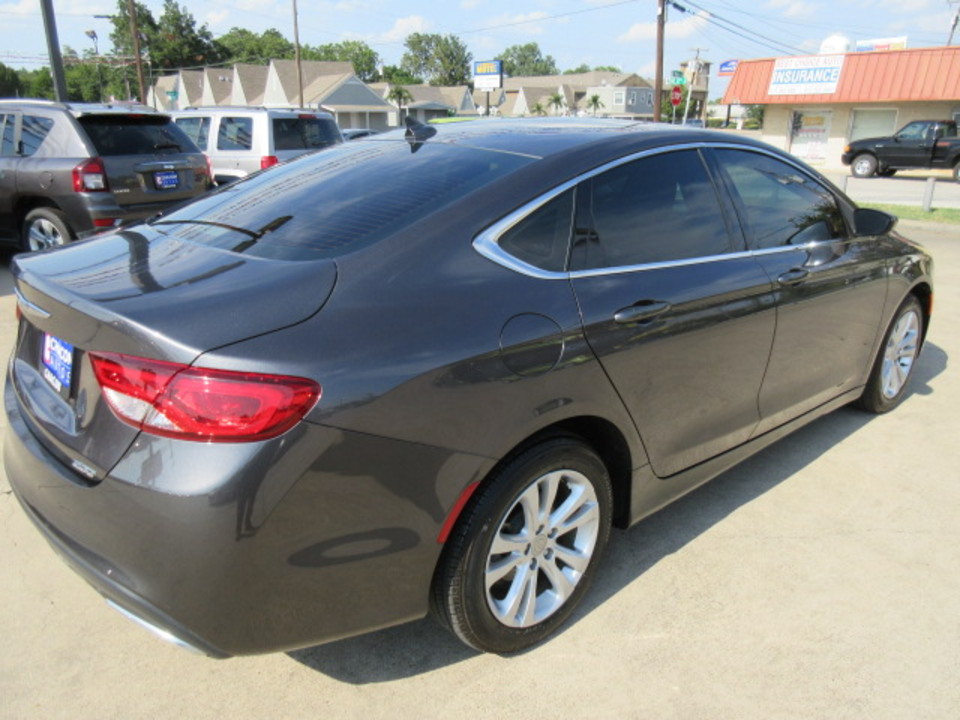 2016 Chrysler 200 Limited