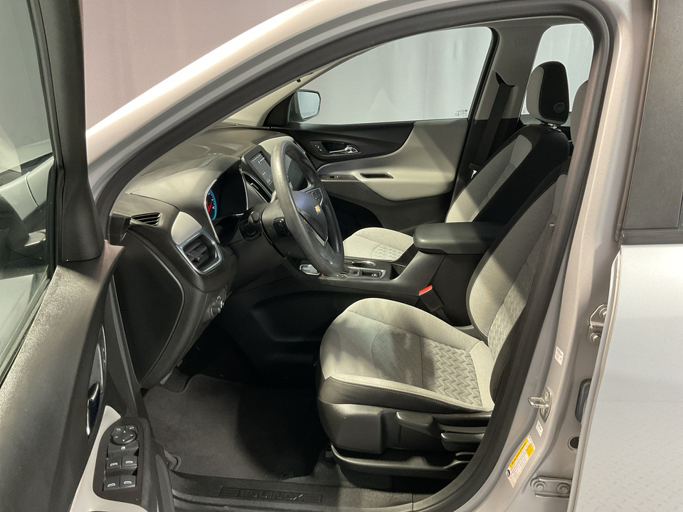 2022 Chevrolet Equinox LS 2WD